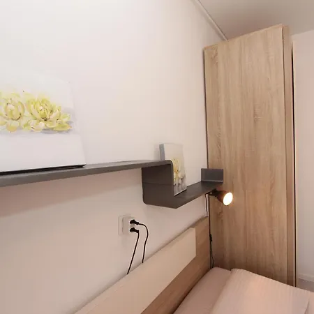Rozi Apartment