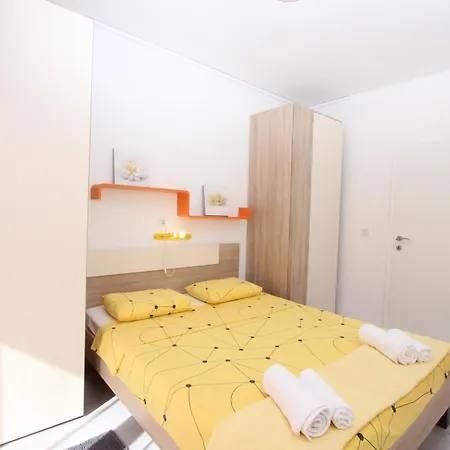 Rozi Apartman *