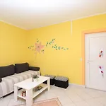 Rozi Apartment
