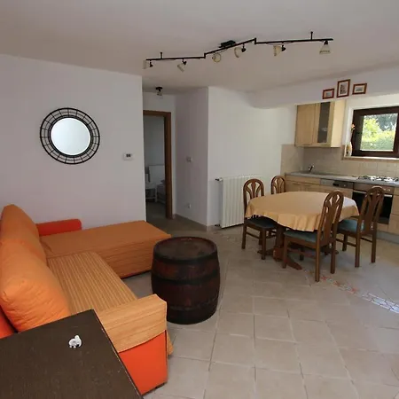 Apartment Rozi *