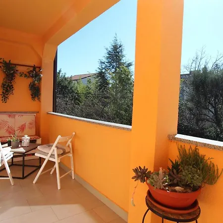 Rozi Apartment *